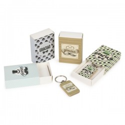 LLAVERO DE MADERA EN CAJA...