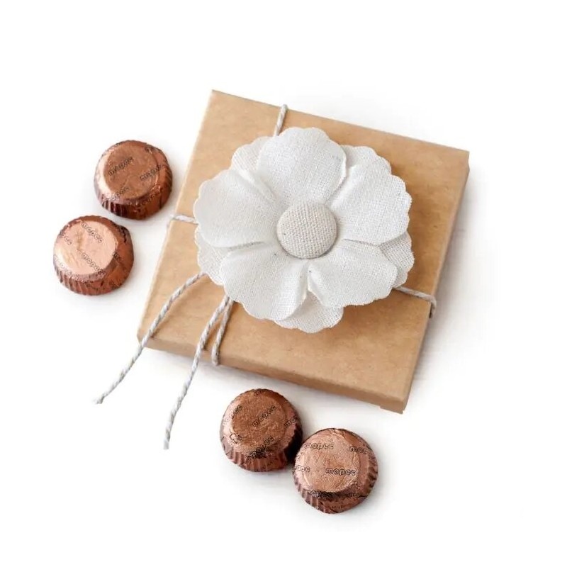 CAJA CON 4 BOMBONES DECORACIÓN FLOR