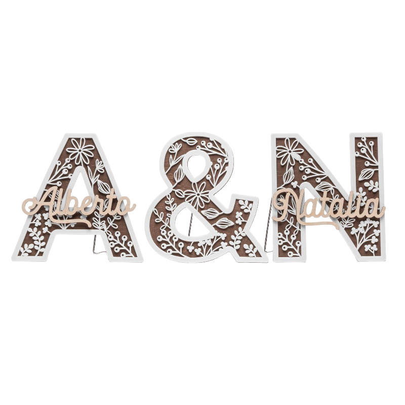 SET INICIALES MADERA OSCURA Y METAL BLANCO CON SOPORTE