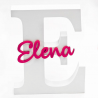 INICIAL MADERA LACADA BLANCA PERSONALIZADA CON NOMBRE METACRILATO FUCSIA