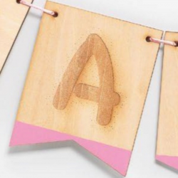 LETRA MADERA PARA GUIRNALDA NOMBRE PERSONALIZADO PINTADA ROSA