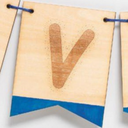 LETRA MADERA PARA GUIRNALDA NOMBRE PERSONALIZADO PINTADA AZUL