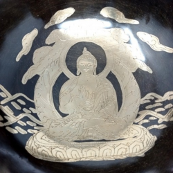 CUENCO OSCURO "ABHAYA MUDRA" 21CM.