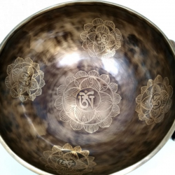 CUENCO "OM" OSCURO 24-25CM.