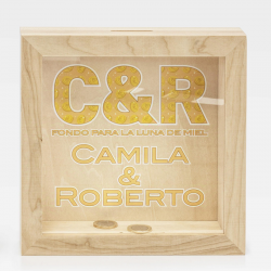 HUCHA MADERA INICIALES...