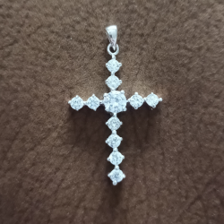 COLGANTE CRUZ DE PLATA CON CIRCONITAS